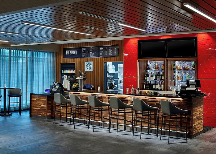 Courtyard By Marriott Minneapolis West
