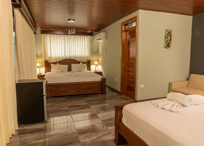 Hotel Margarita And Tour Operator Drake Bay