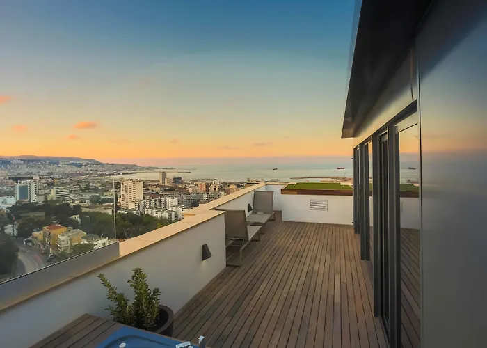 Lamaraz Hotels