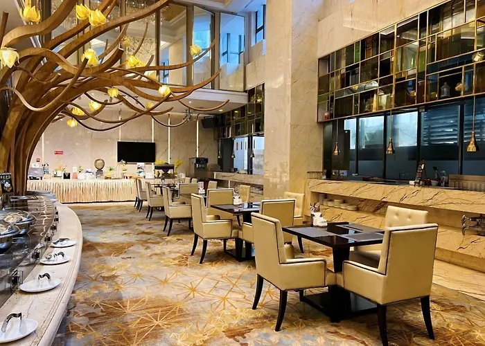 Menshine Gloria Plaza Hotel