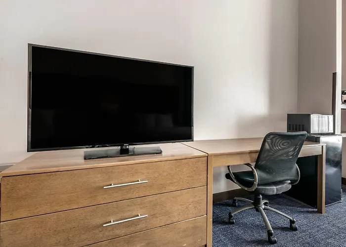 Comfort Suites Fort Lauderdale Airport&Cruise Port