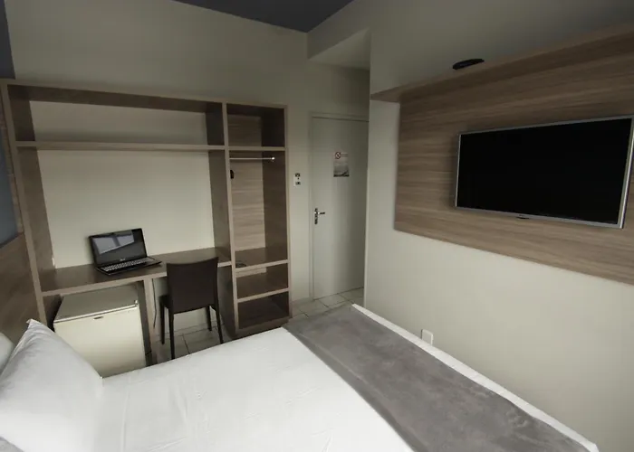 Kennedy Slim Hotel