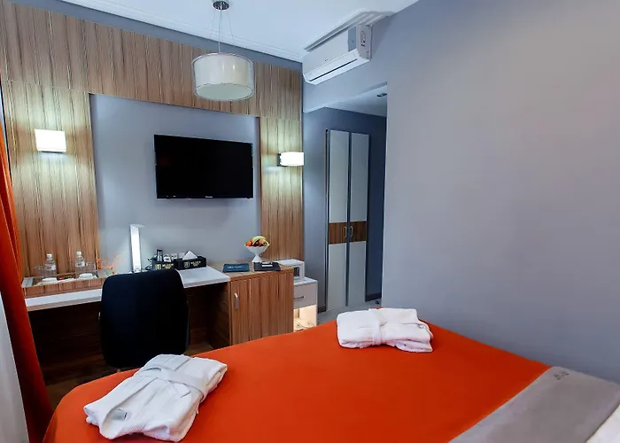 Mildom Premium Hotel