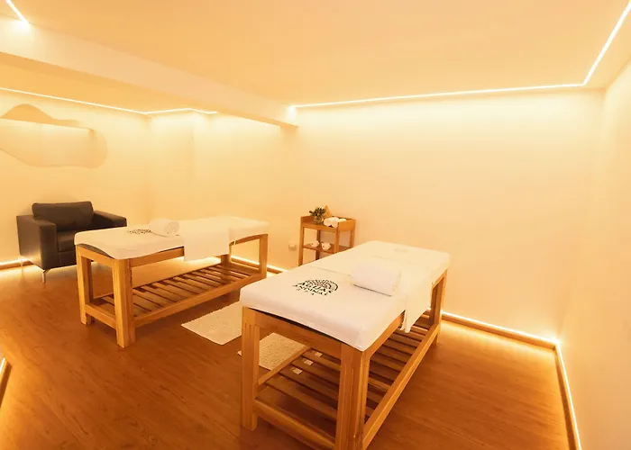 Quindeloma Art Hotel & Gallery