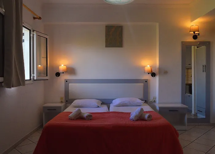 Oula Maisonettes Suites