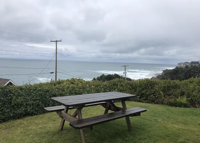 Ester Lee Oceanview Inn