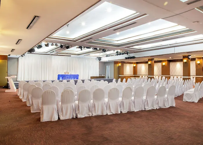 Phrae Nakara Hotel