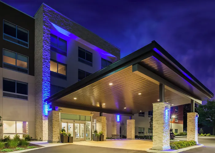 Holiday Inn Express Queensbury-Lake George Area By Ihg
