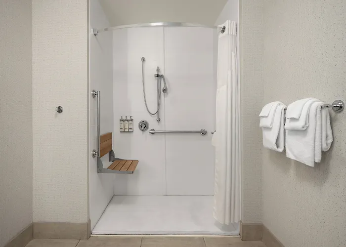 Holiday Inn Express Queensbury-Lake George Area By Ihg