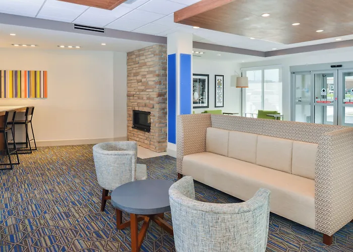 Holiday Inn Express & Suites - Chadron By Ihg