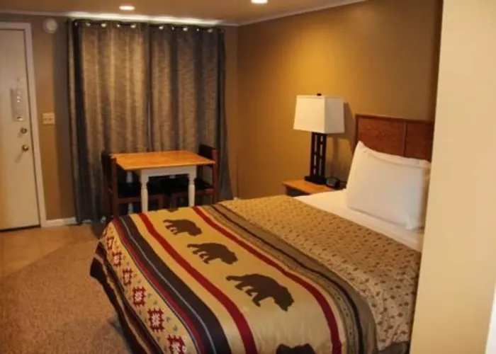 Lakeshor Motor Inn