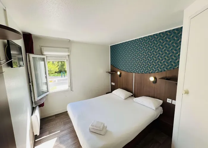 Kyriad Direct Val De Reuil