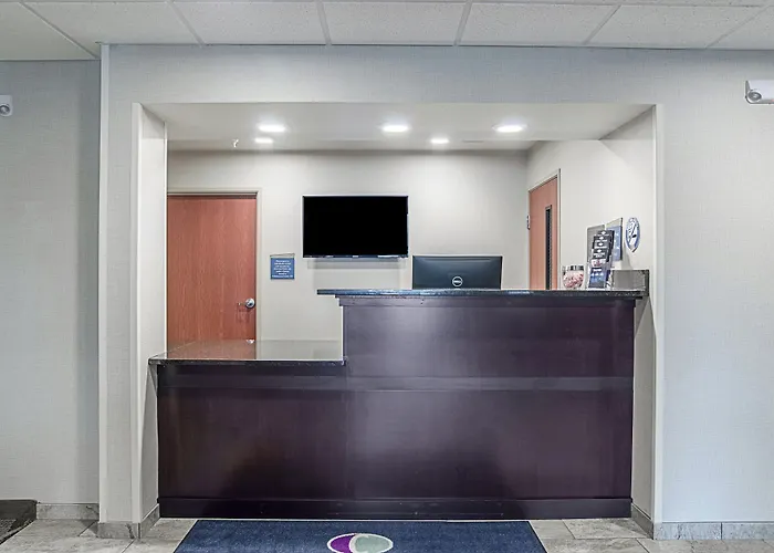 Cobblestone Inn & Suites - Guernsey