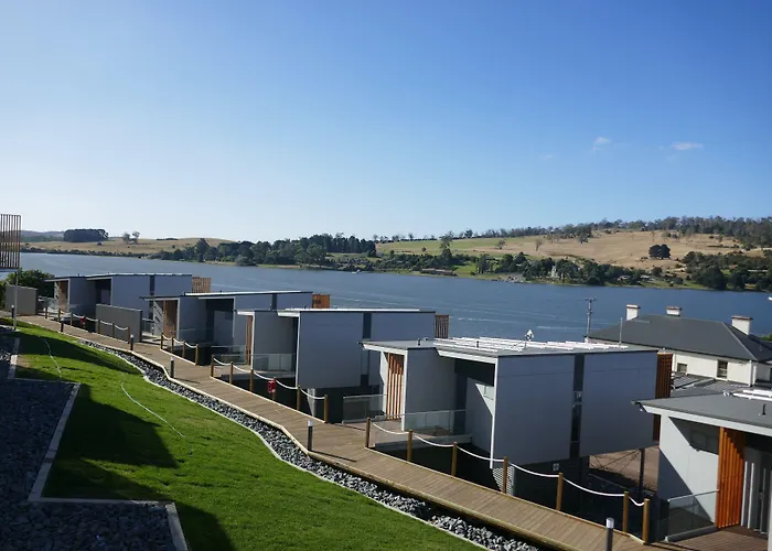 Rosevears Riverview Hotel