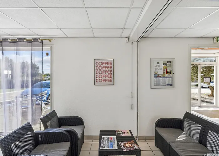 Hotel Akena Chateaurenard - Parc Des Expositions Avignon