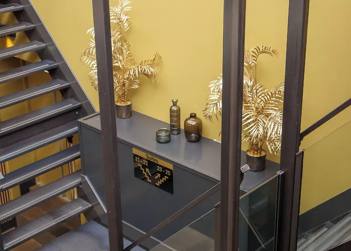 Manzo's Suites
