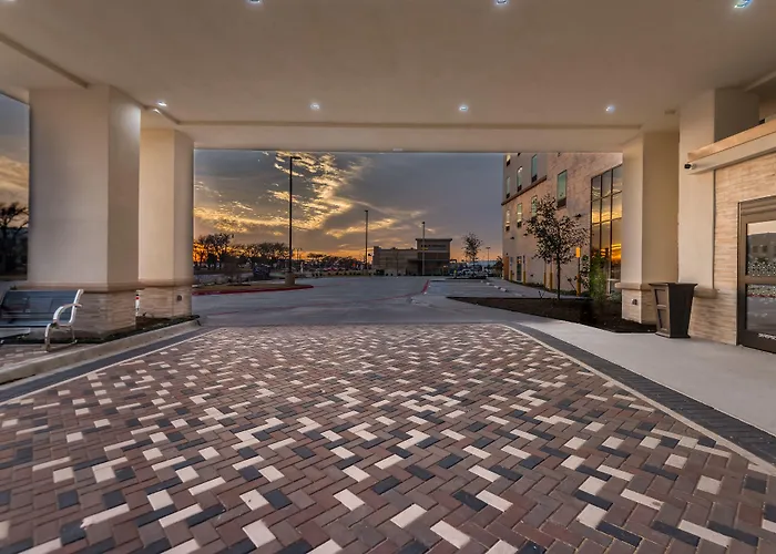 Hampton Inn & Suites Dallas-The Colony