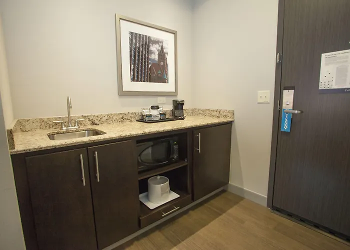 Hampton Inn & Suites St. Paul Downtown