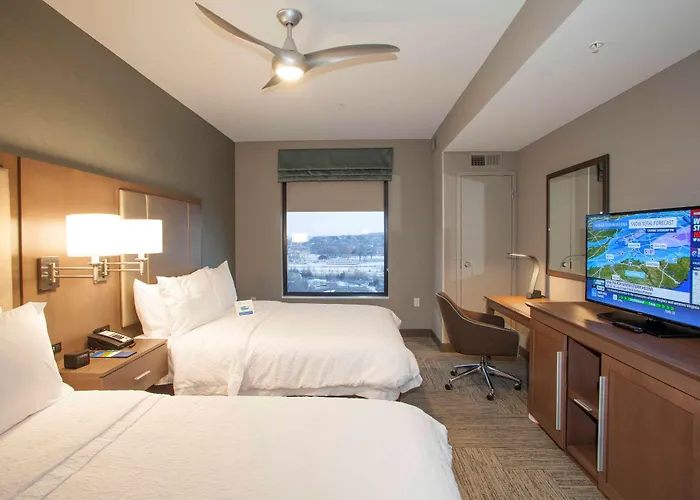 Hampton Inn & Suites St. Paul Downtown