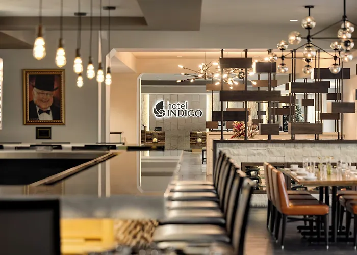 Hotel Indigo Naperville Riverwalk By Ihg
