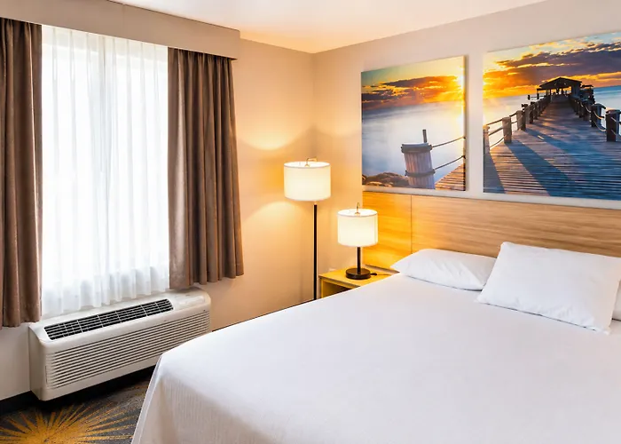 Days Inn & Suites By Wyndham Brewton