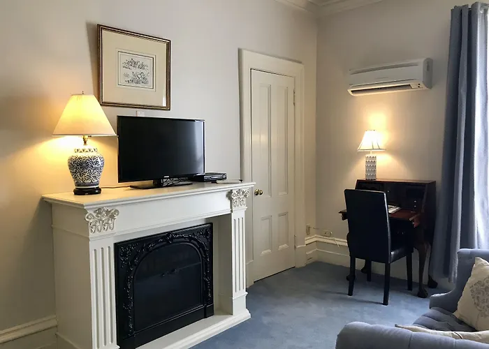 Tattingstone Inn