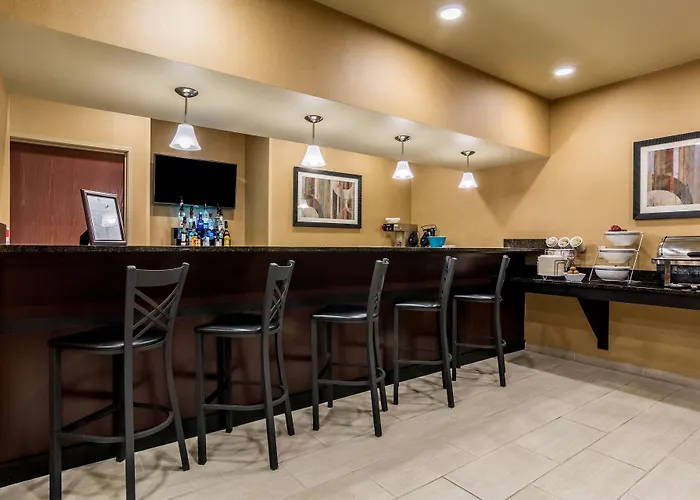 Cobblestone Hotel & Suites - Harborcreek