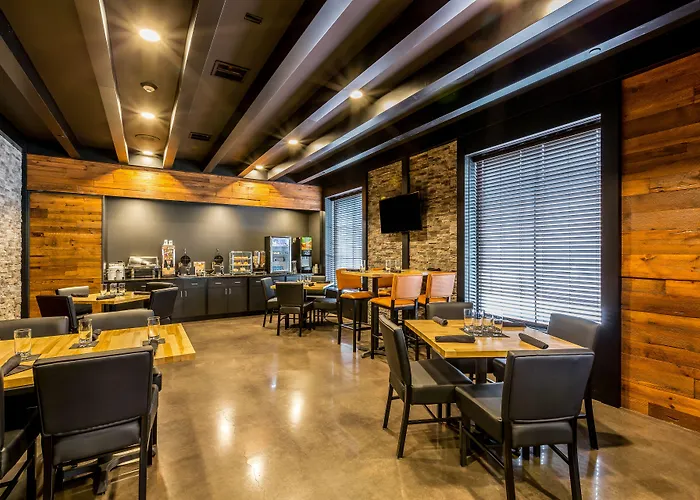 Cobblestone Hotel & Suites - Chippewa Falls