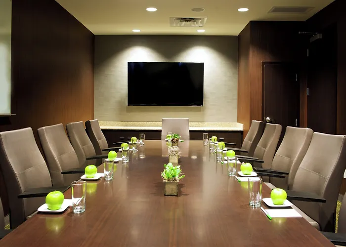 Courtyard By Marriott Seattle Everett Downtown