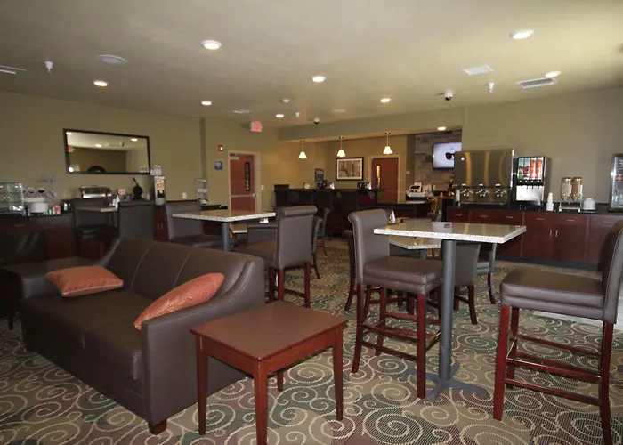 Cobblestone Hotel & Suites - Devils Lake