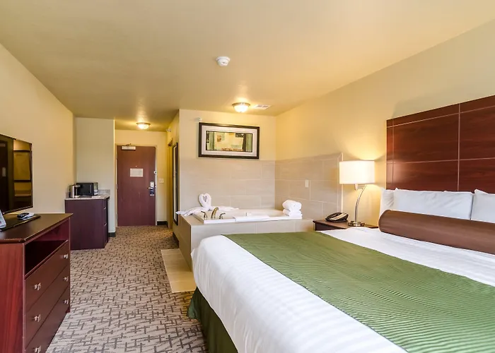 Cobblestone Inn & Suites - Oberlin