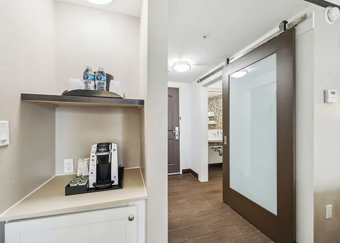 Kozy Hotel Houston North