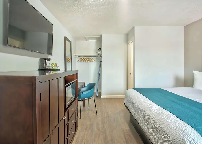 Studio 6 Suites - Albany, Or