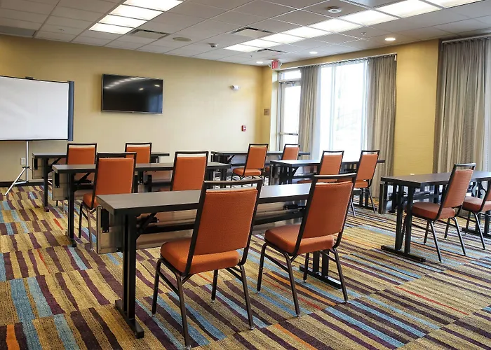 Fairfield Inn & Suites By Marriott Madison Verona