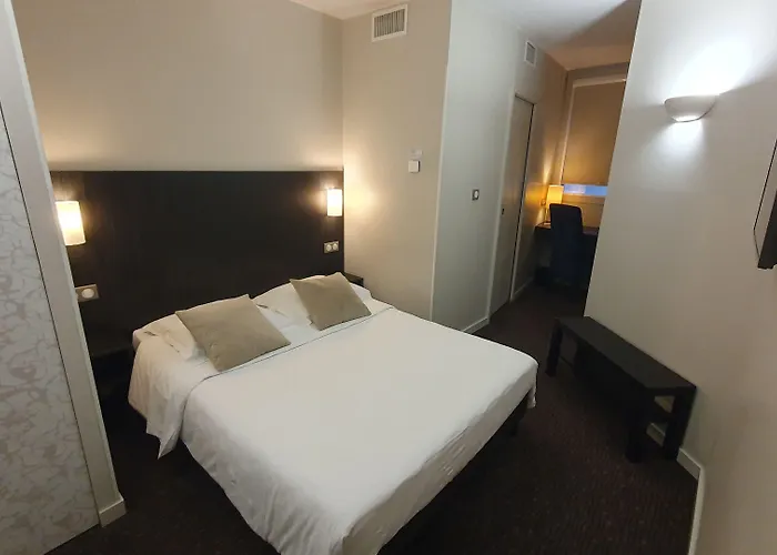 Ruthenium Hotel