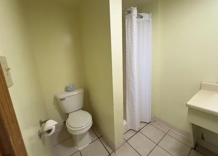 Quality Lodge - Cedar Point Area