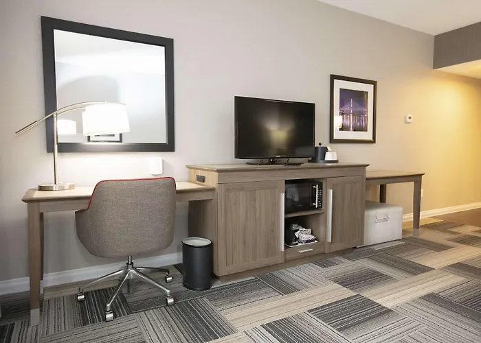 Hampton Inn&Suites - Toledo/Oregon