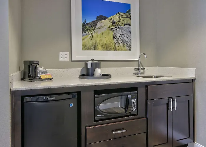 Hampton Inn & Suites Albuquerque Airport