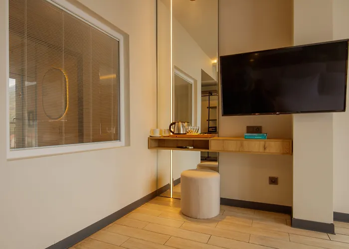 Morina Deluxe Hotel