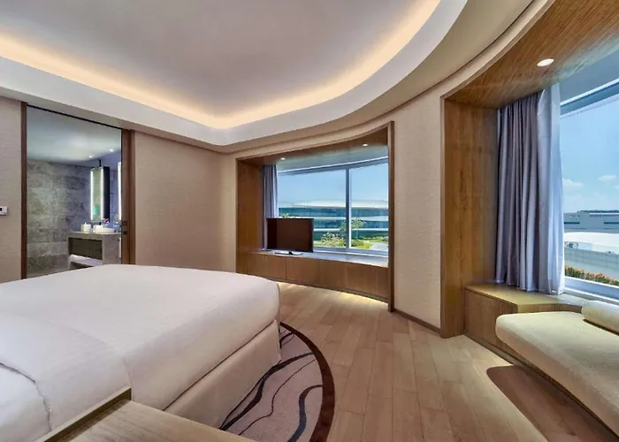Conrad Manila