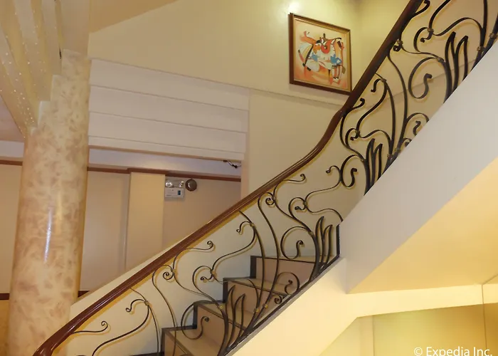 Pacific Breeze Hotel And Resort