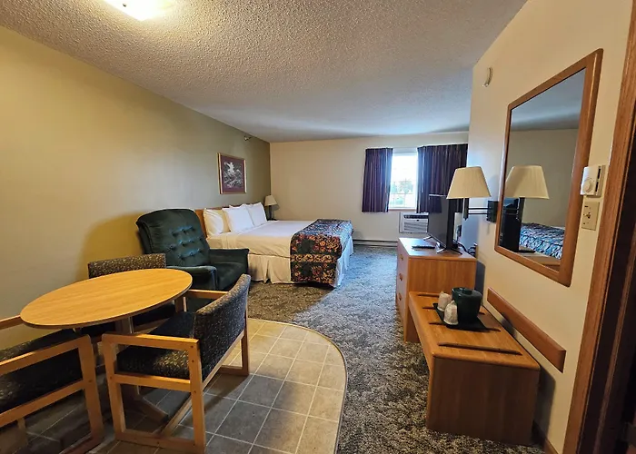 Budget Host Inn & Suites