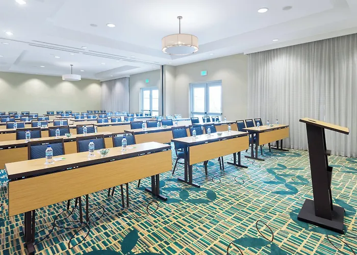Courtyard By Marriott Kingston, Jamaica