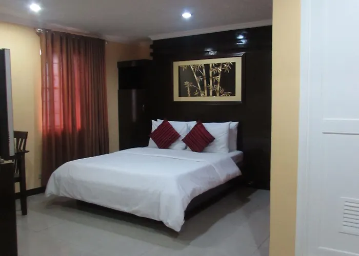 Oyster Plaza Hotel