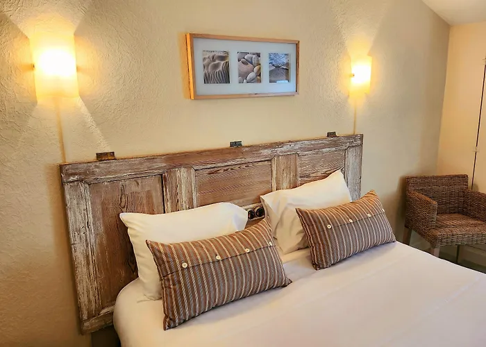 Logis Hôtel Lafayette Rochefort France