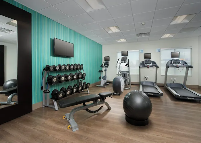 Holiday Inn Express & Suites Bay City By Ihg