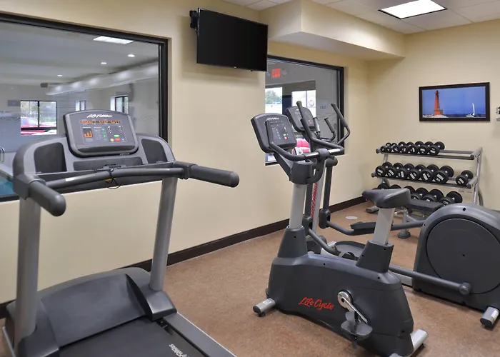 Holiday Inn Express & Suites Dearborn Sw - Detroit Area By Ihg