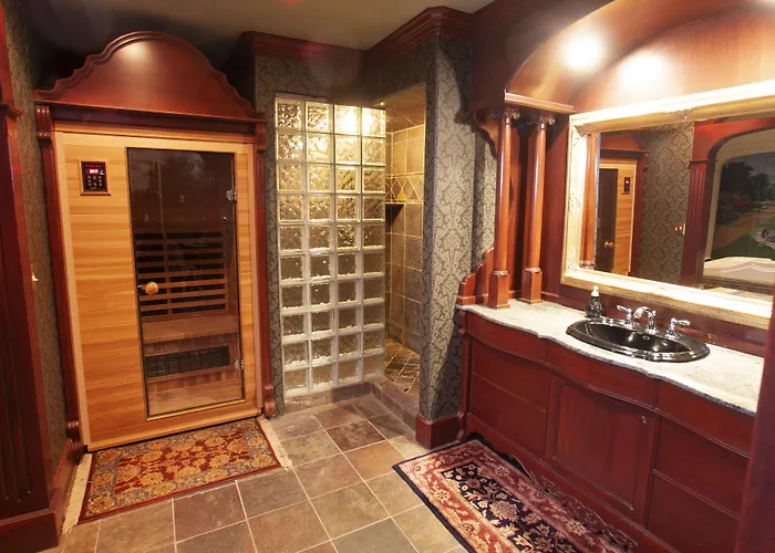 Black Swan Inn Luxurious Theme Rooms