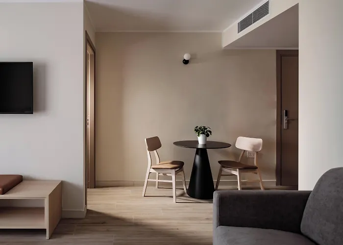 Strand Suites By Neu Collective