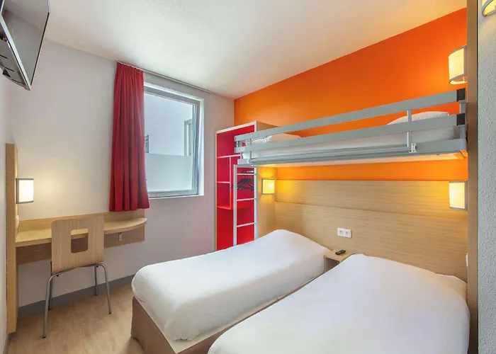 Première Classe Chartres Sud - Barjouville